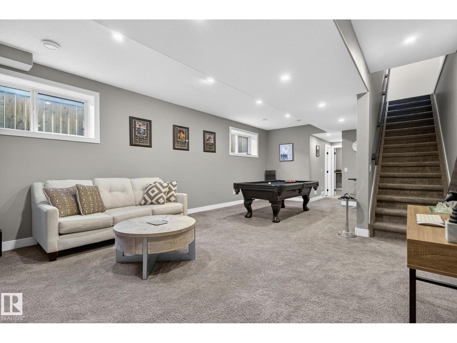 8809 148 ST NW