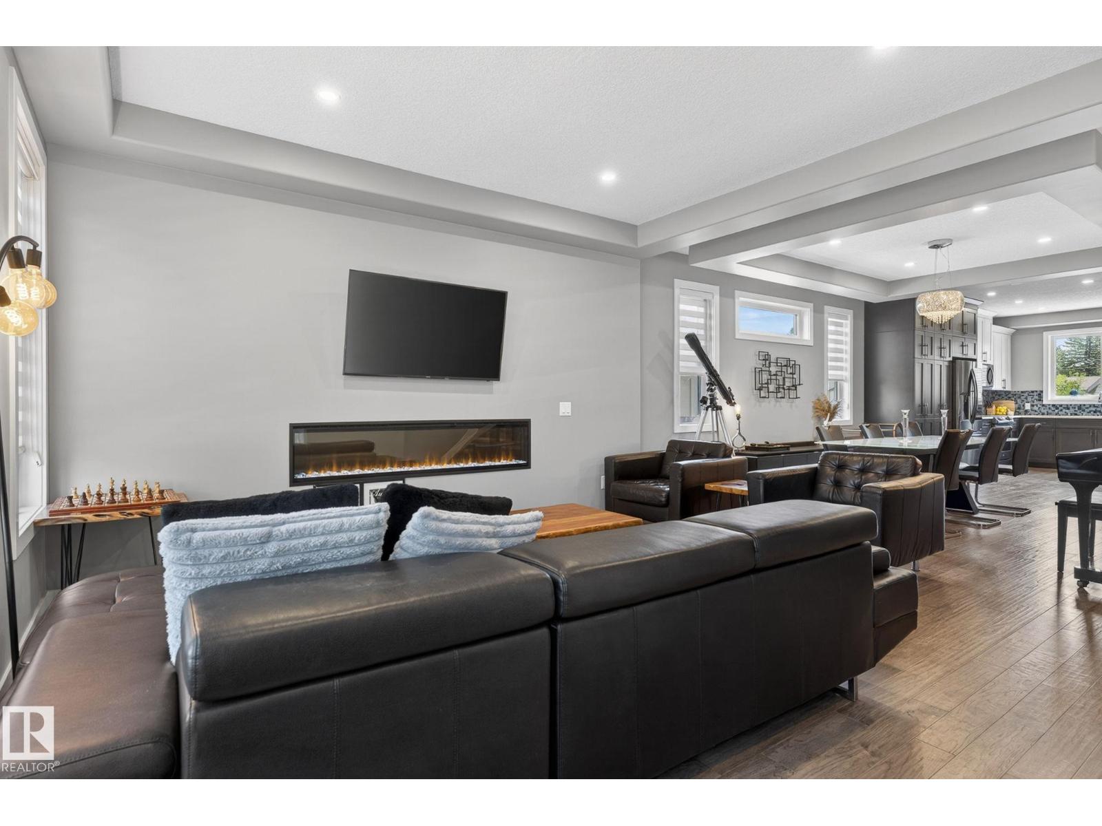 8809 148 ST NW