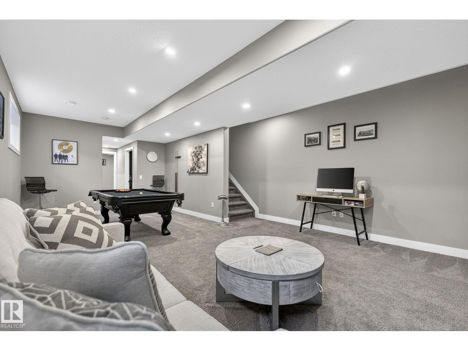 8809 148 ST NW