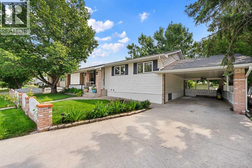 632 Foritana Road SE, Calgary, Alberta  T2A 2B9 - Photo 1 - A2336324