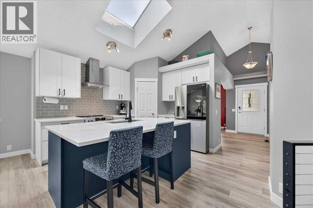 212 Cresthaven Place SW, Calgary, Alberta  T3B 5W4 - Photo 10 - A2337136