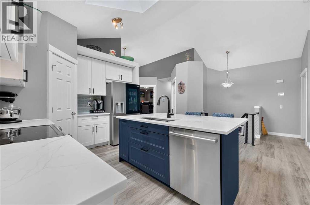 212 Cresthaven Place SW, Calgary, Alberta  T3B 5W4 - Photo 12 - A2337136