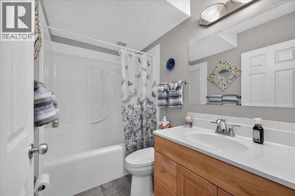 212 Cresthaven Place SW, Calgary, Alberta  T3B 5W4 - Photo 38 - A2337136