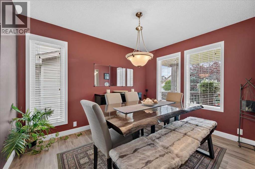212 Cresthaven Place SW, Calgary, Alberta  T3B 5W4 - Photo 9 - A2337136