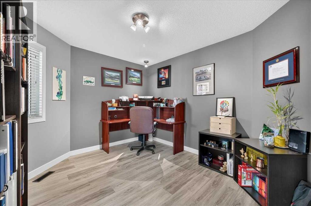 212 Cresthaven Place SW, Calgary, Alberta  T3B 5W4 - Photo 25 - A2337136