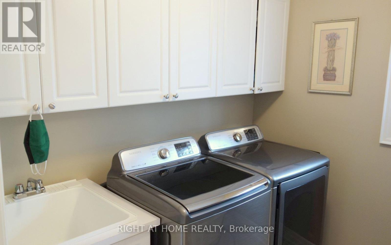 17 Bond Crescent, Richmond Hill, Ontario  L4E 3K2 - Photo 18 - N13685208