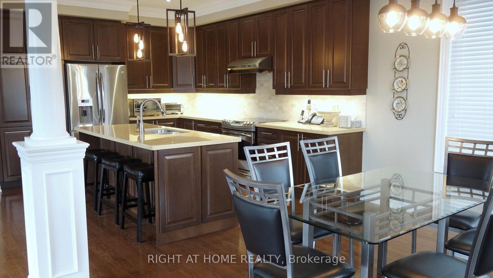 17 Bond Crescent, Richmond Hill, Ontario  L4E 3K2 - Photo 7 - N13685208