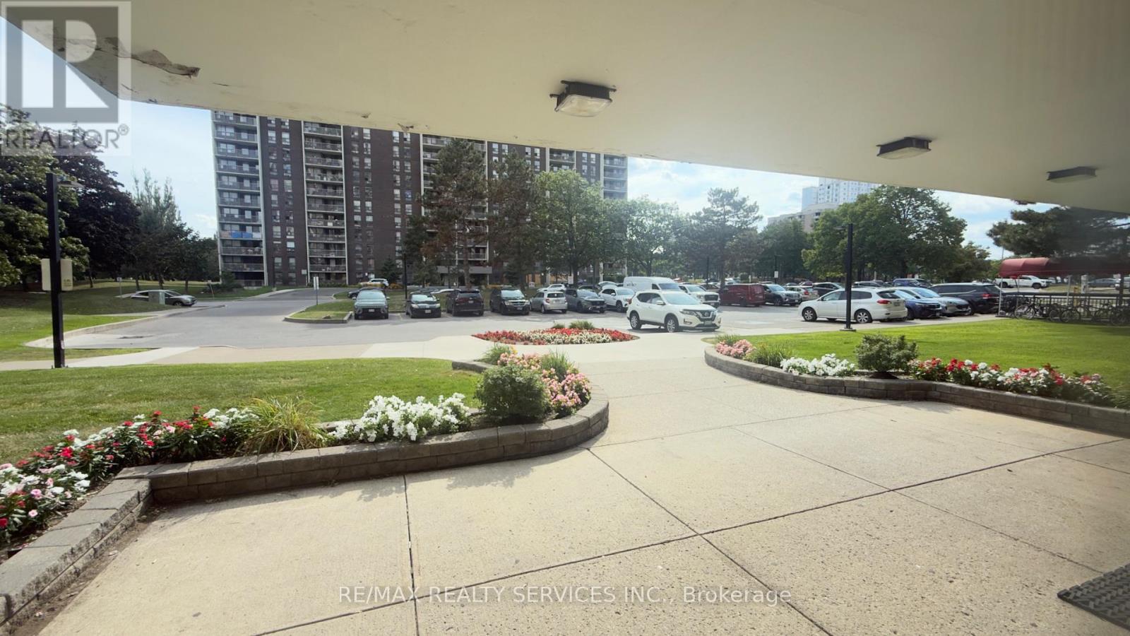 1807 - 4 Kings Cross Road, Brampton, Ontario  L6T 3X8 - Photo 5 - W13441498