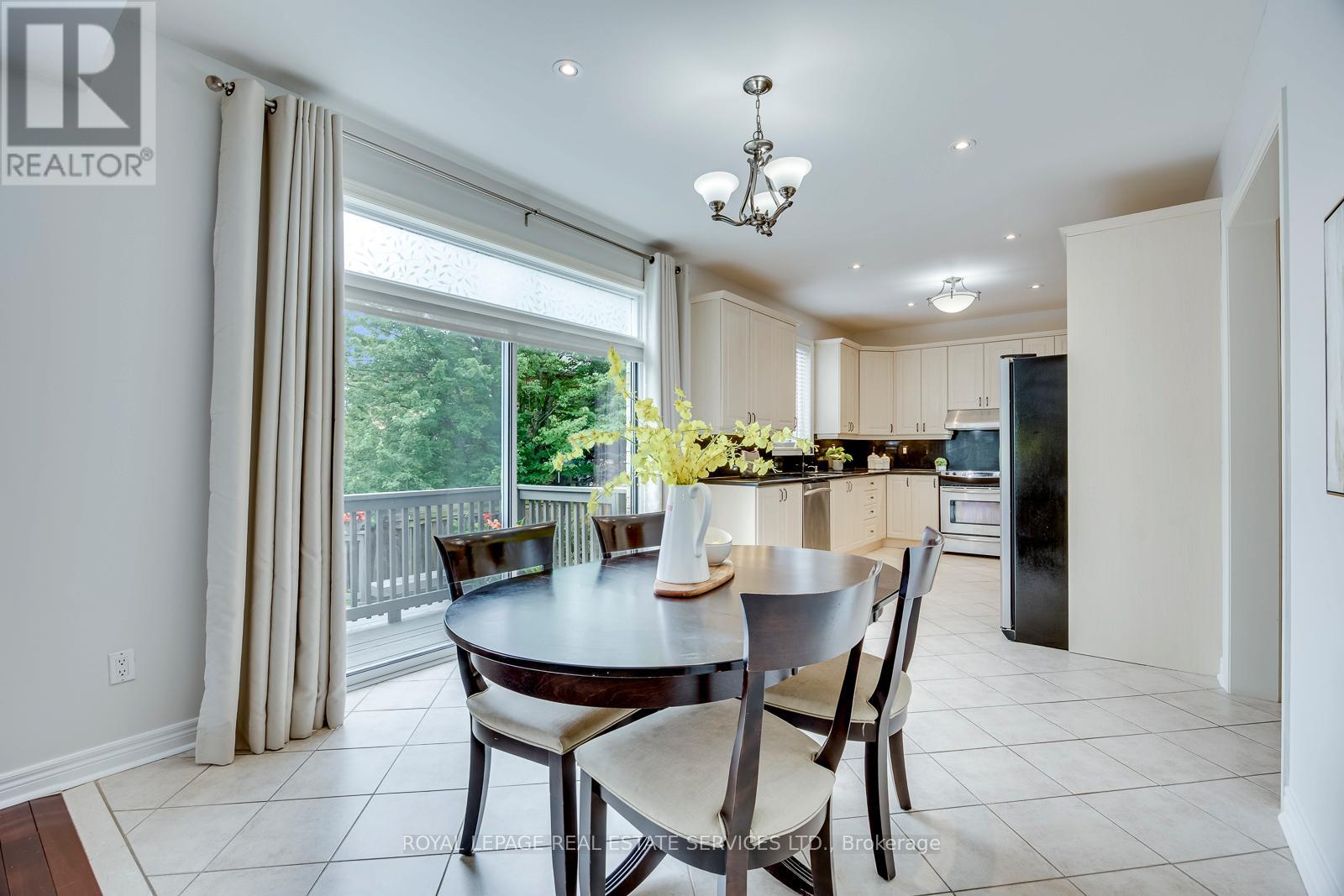 2249 Glazebrook Circle, Oakville, Ontario  L6M 5B5 - Photo 22 - W13686470