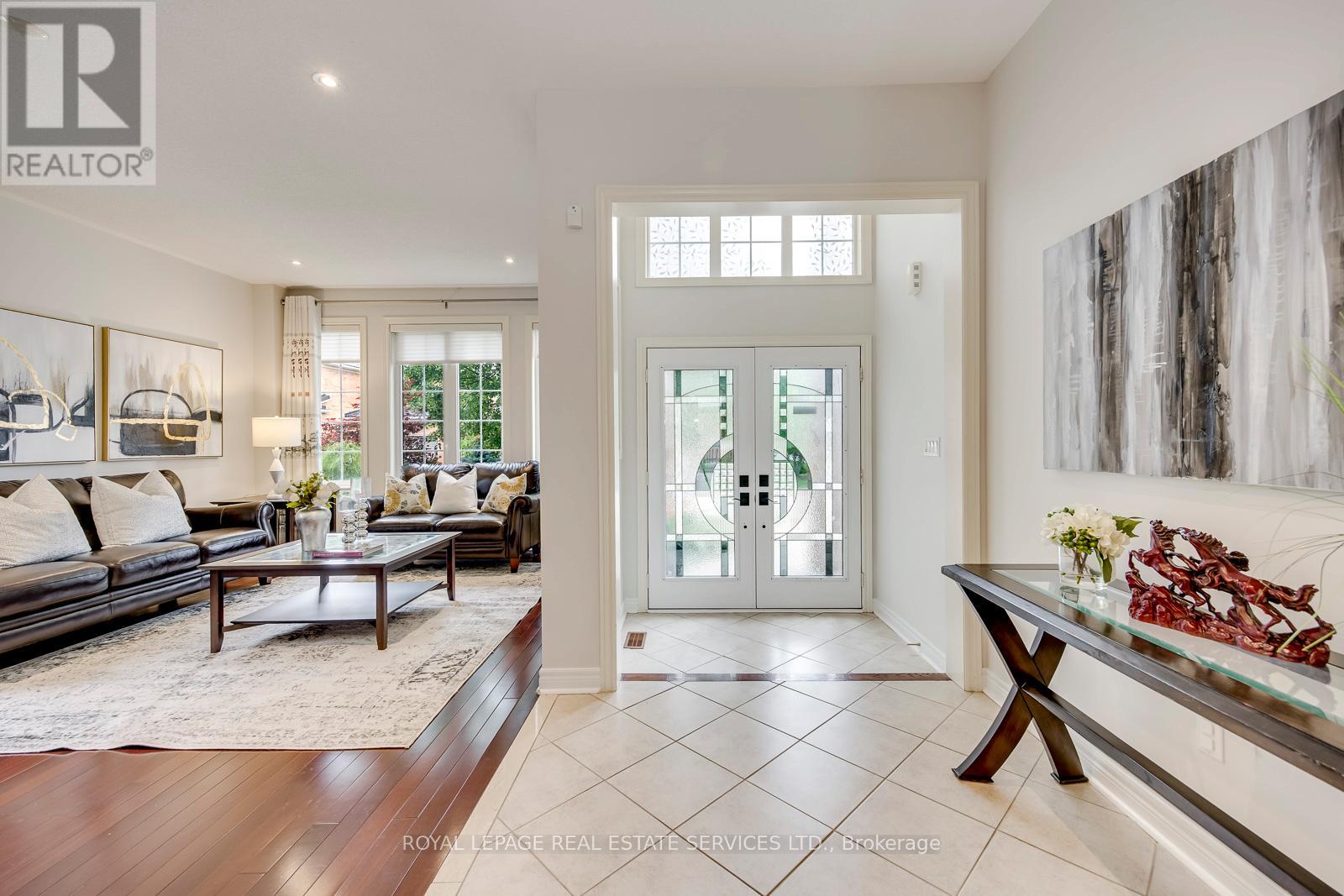 2249 Glazebrook Circle, Oakville, Ontario  L6M 5B5 - Photo 9 - W13686470