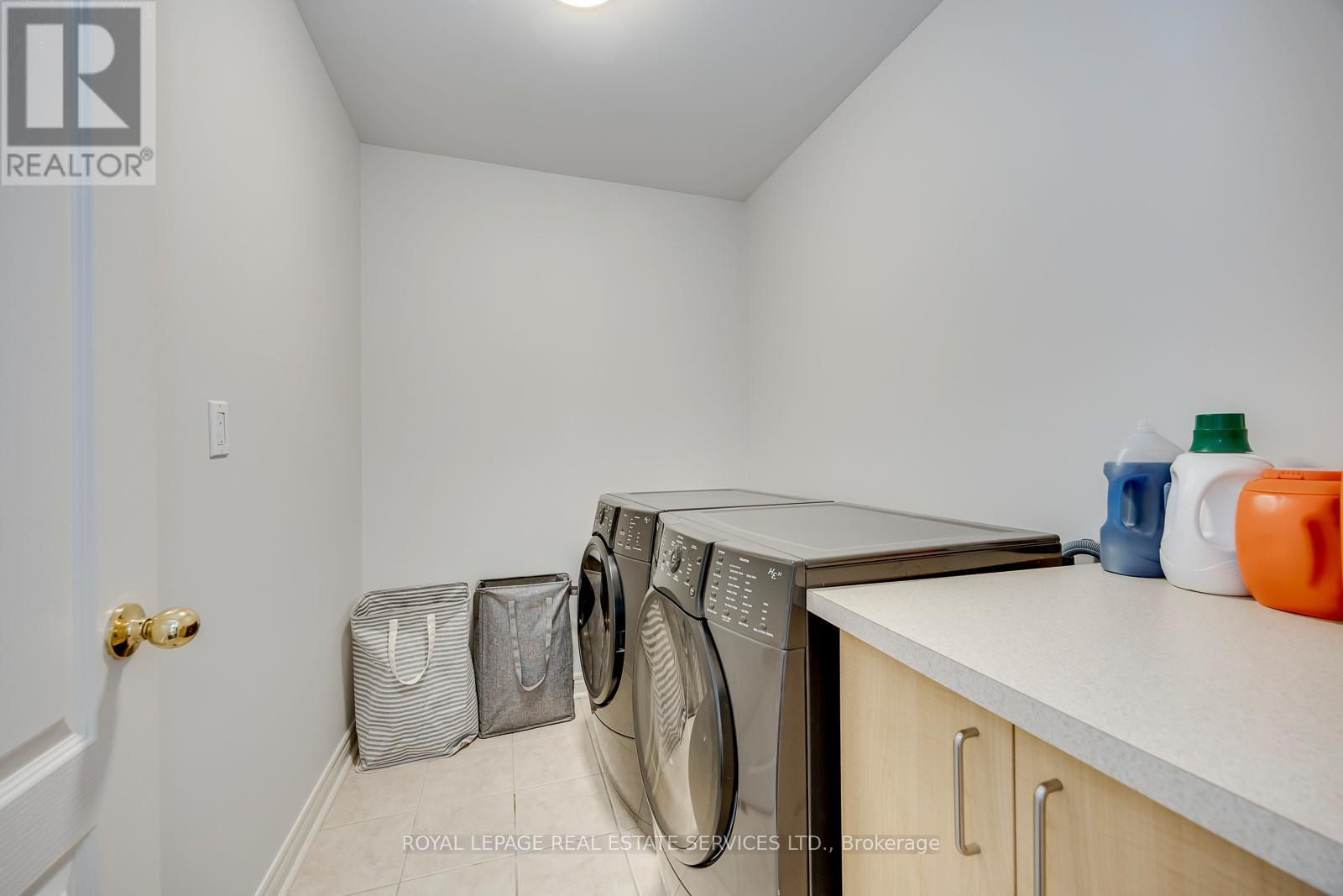 2249 Glazebrook Circle, Oakville, Ontario  L6M 5B5 - Photo 33 - W13686470