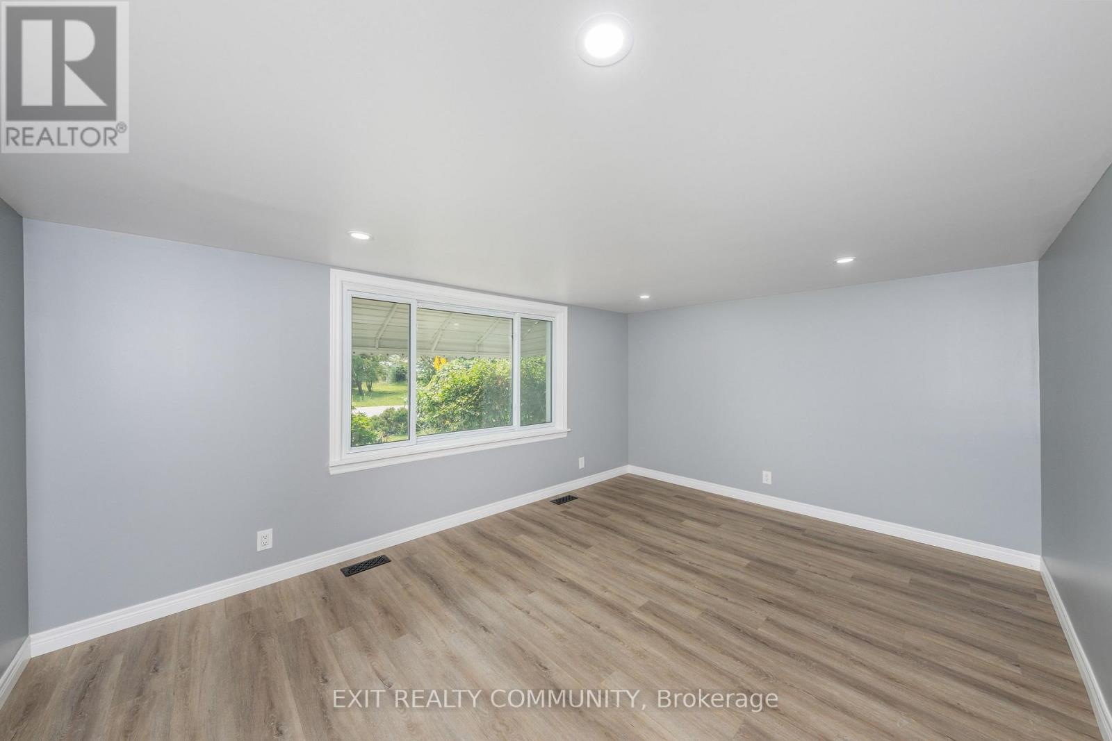 6594 James Street, Brooke-Alvinston, Ontario  N0N 1K0 - Photo 12 - X13689260