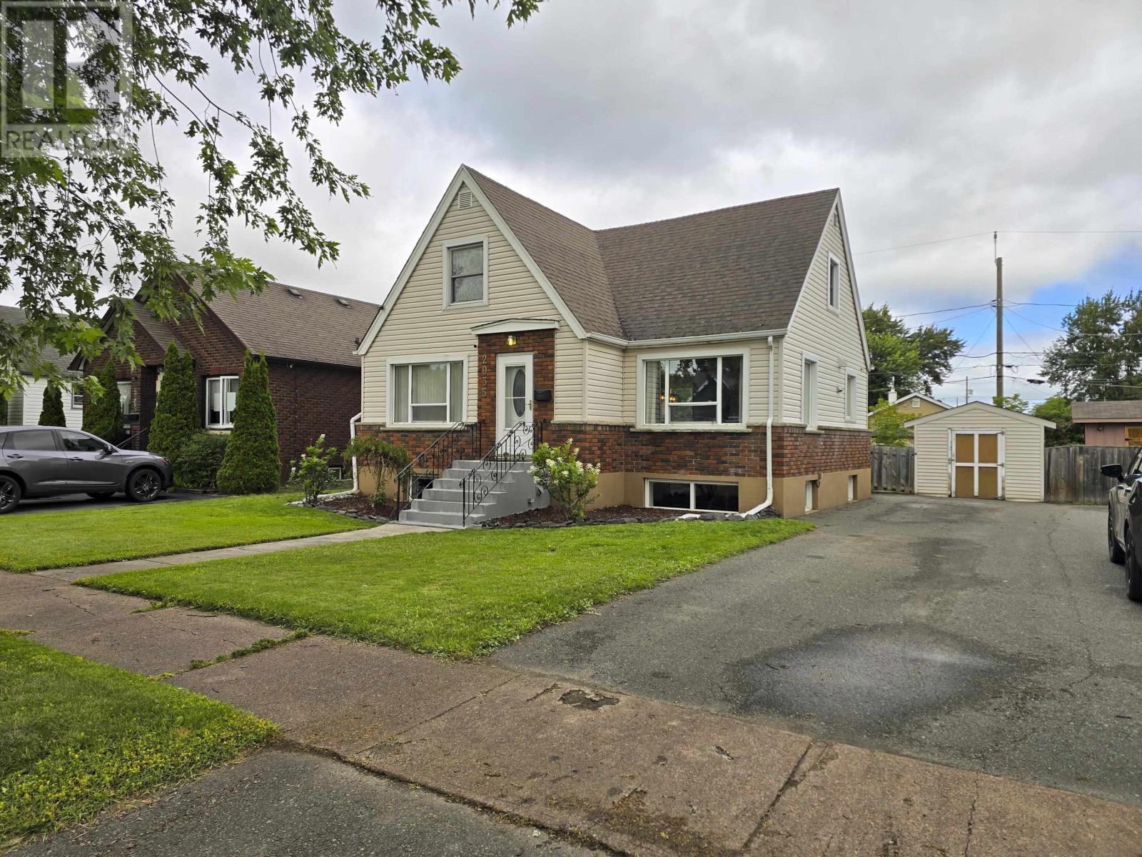 2035 Hamilton Ave, Thunder Bay, Ontario  P7E 4Y3 - Photo 2 - TB2602406