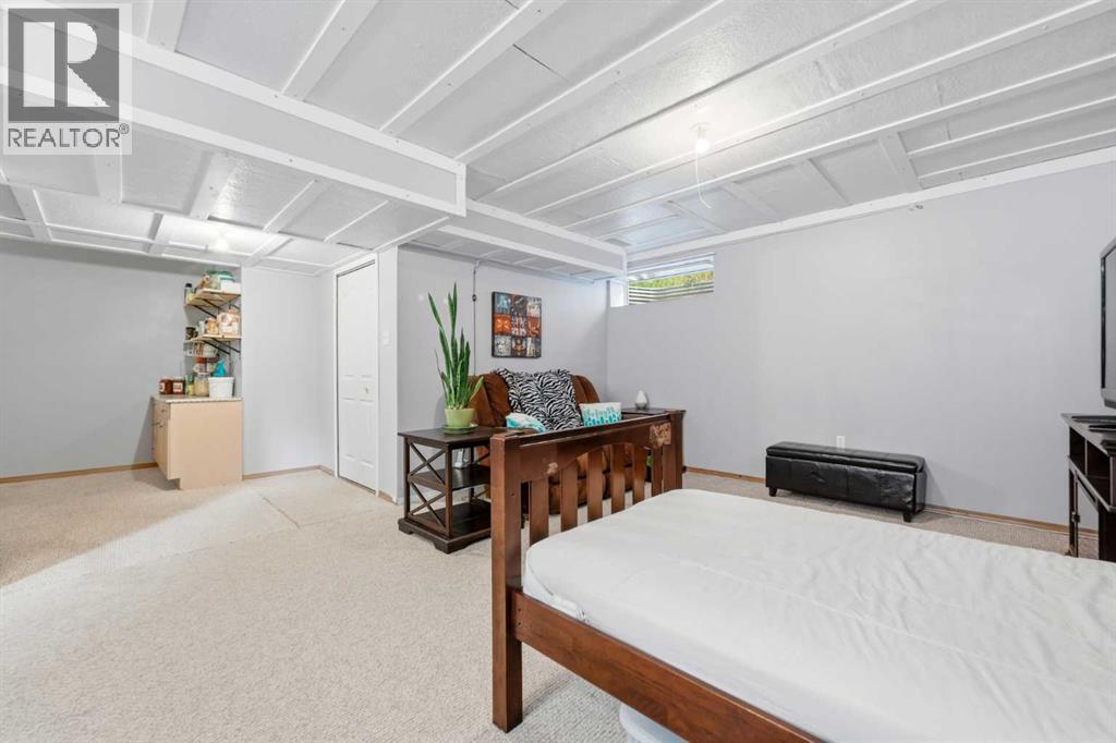 46 Somerside Place Sw, Calgary, Alberta  T2Y 3V3 - Photo 30 - A2314145