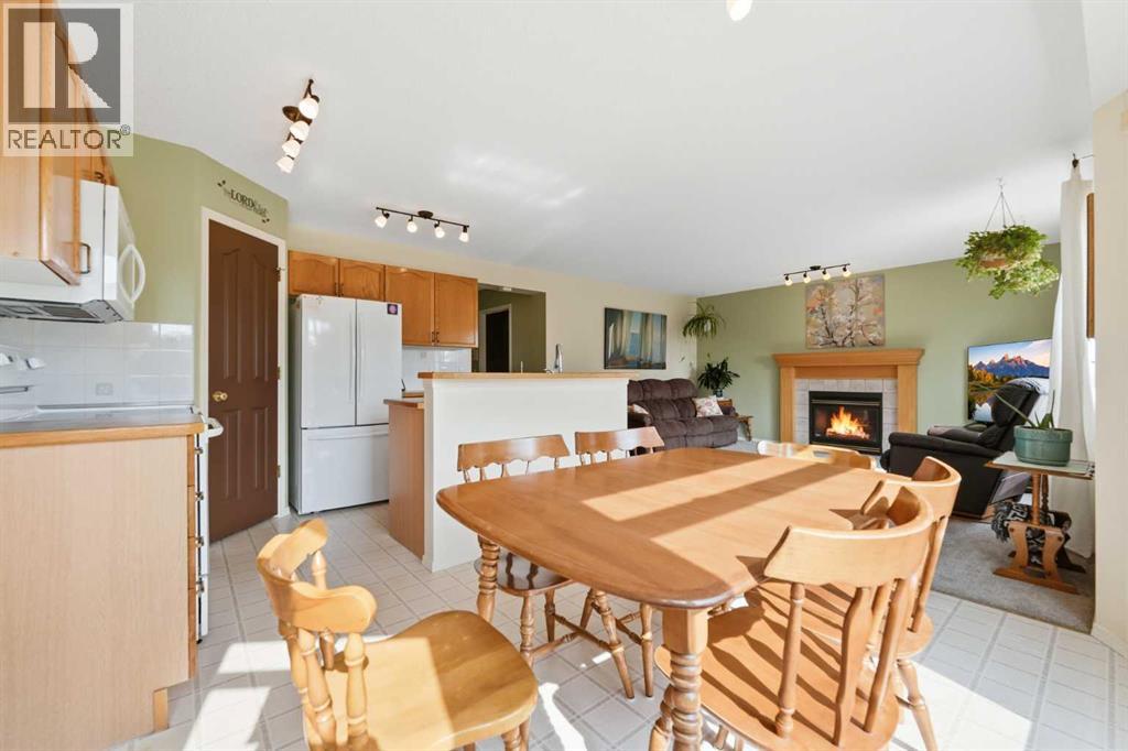 46 Somerside Place Sw, Calgary, Alberta  T2Y 3V3 - Photo 8 - A2314145