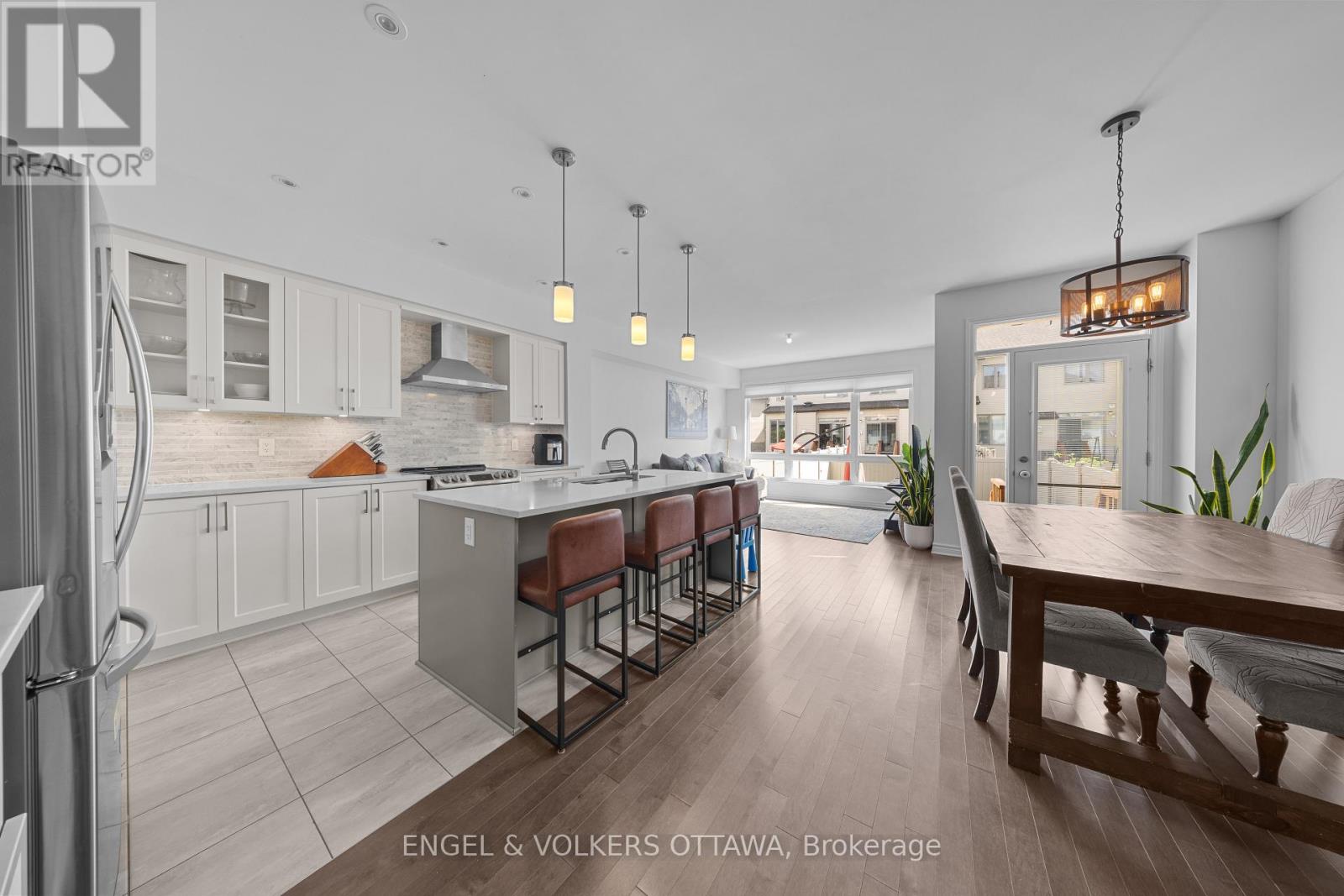 519 Borbridge Avenue, Ottawa, Ontario K4M 0J1 - Photo 4 - X13689282