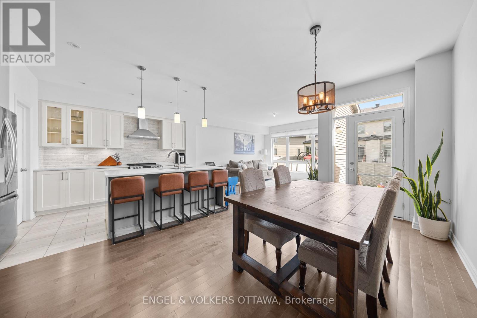 519 Borbridge Avenue, Ottawa, Ontario K4M 0J1 - Photo 5 - X13689282
