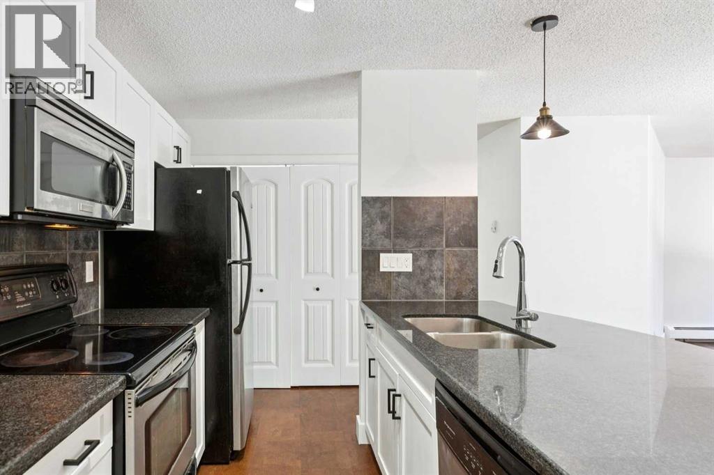2, 219 Village Terrace SW, Calgary, Alberta  T3H 2L4 - Photo 8 - A2325948