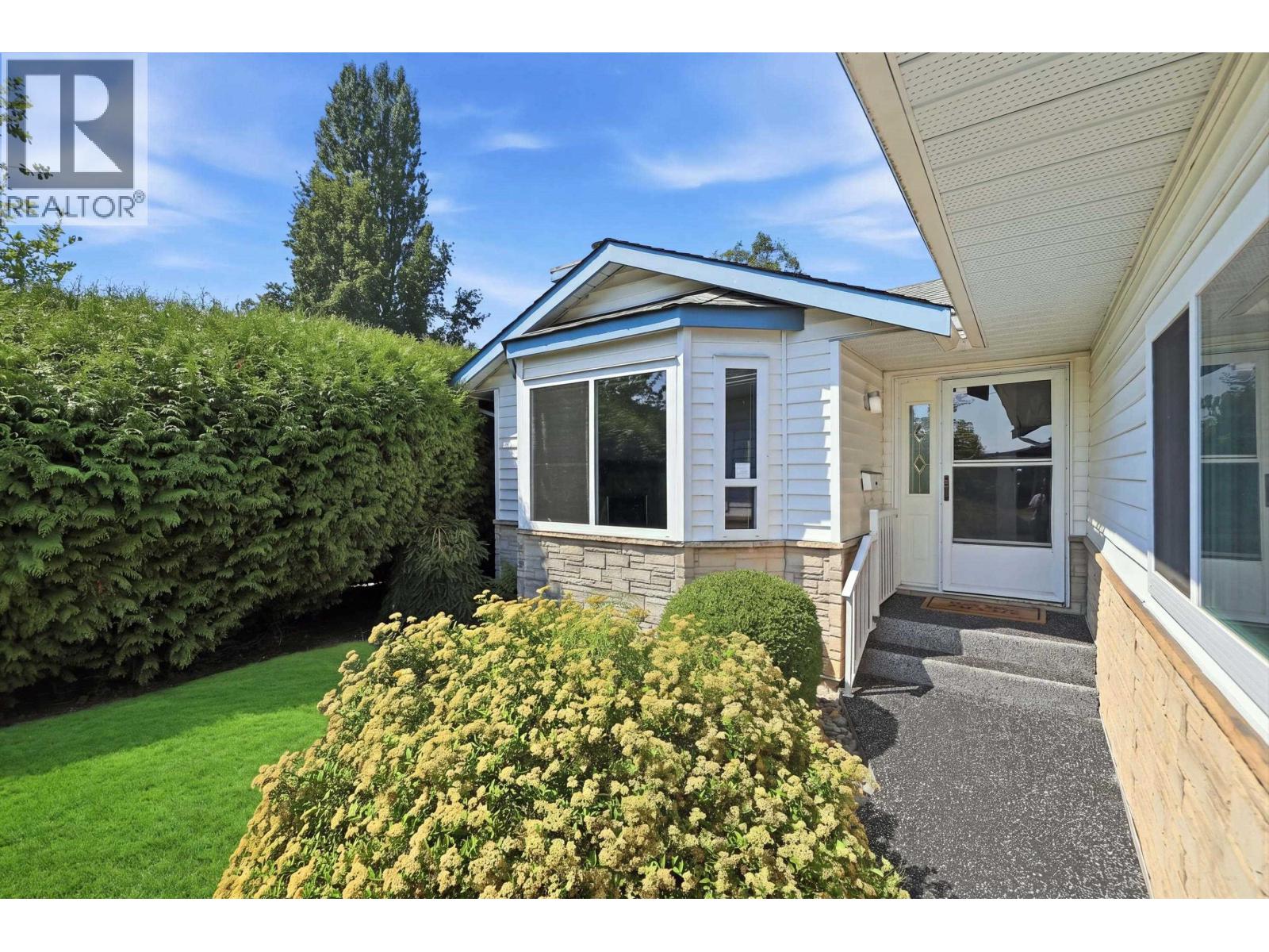 20161 Ospring Street, Maple Ridge, British Columbia  V2X 9C2 - Photo 3 - R3156730