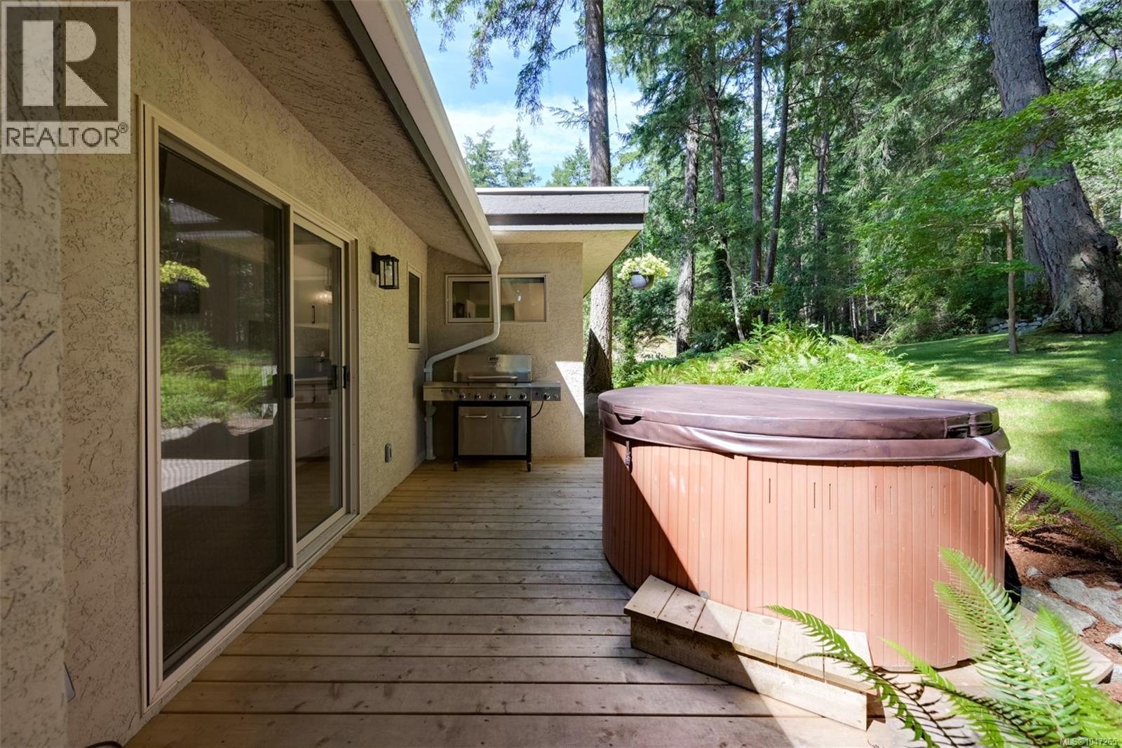 978 Fir Tree Glen, Saanich, British Columbia  V8X 5B7 - Photo 36 - 1047265