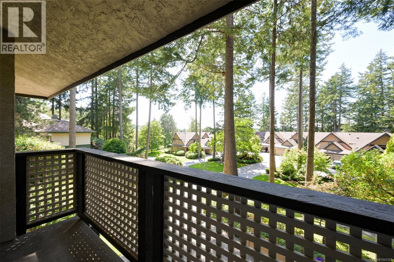 978 Fir Tree Glen, Saanich, British Columbia  V8X 5B7 - Photo 52 - 1047265