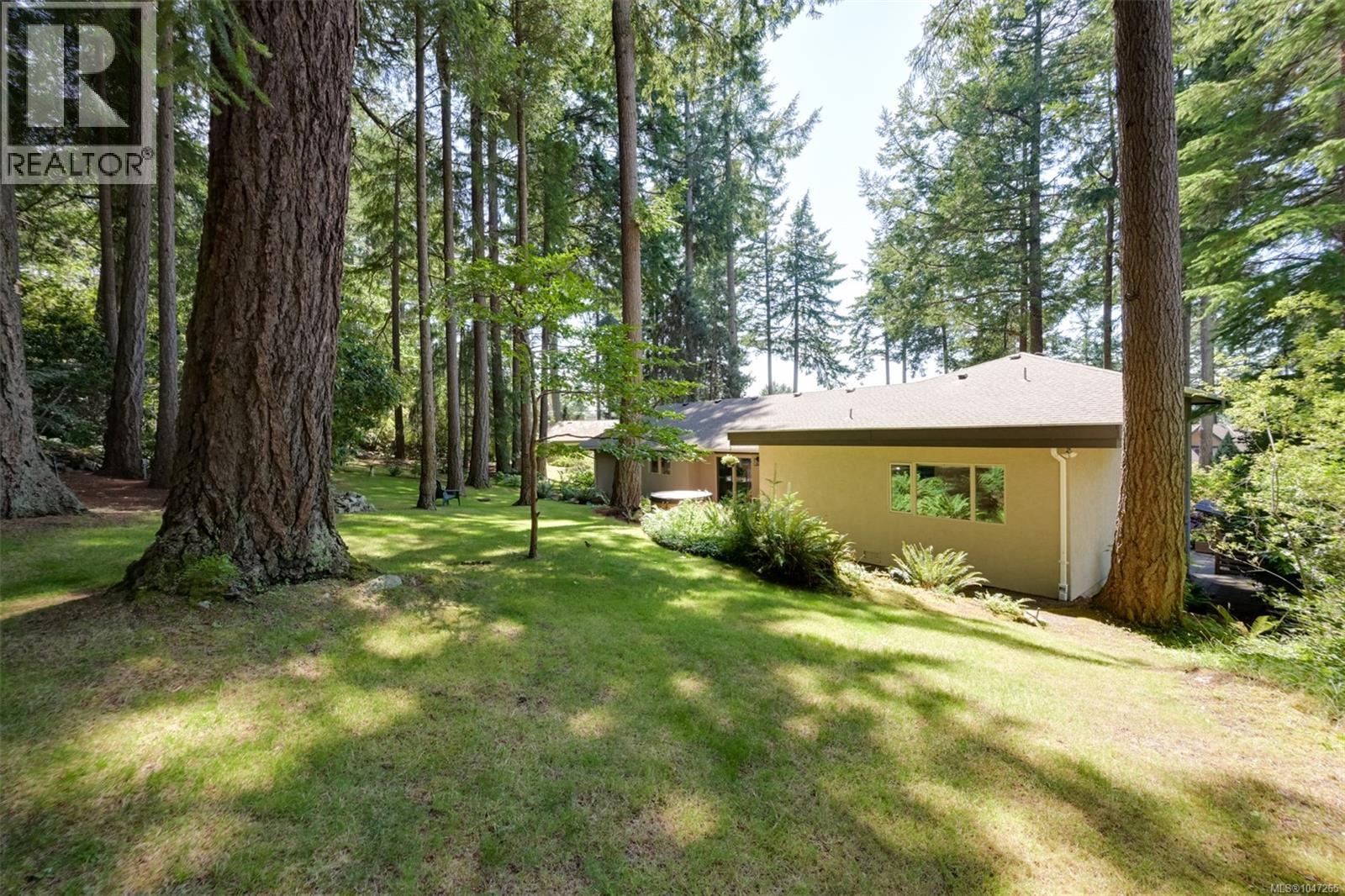 978 Fir Tree Glen, Saanich, British Columbia  V8X 5B7 - Photo 73 - 1047265