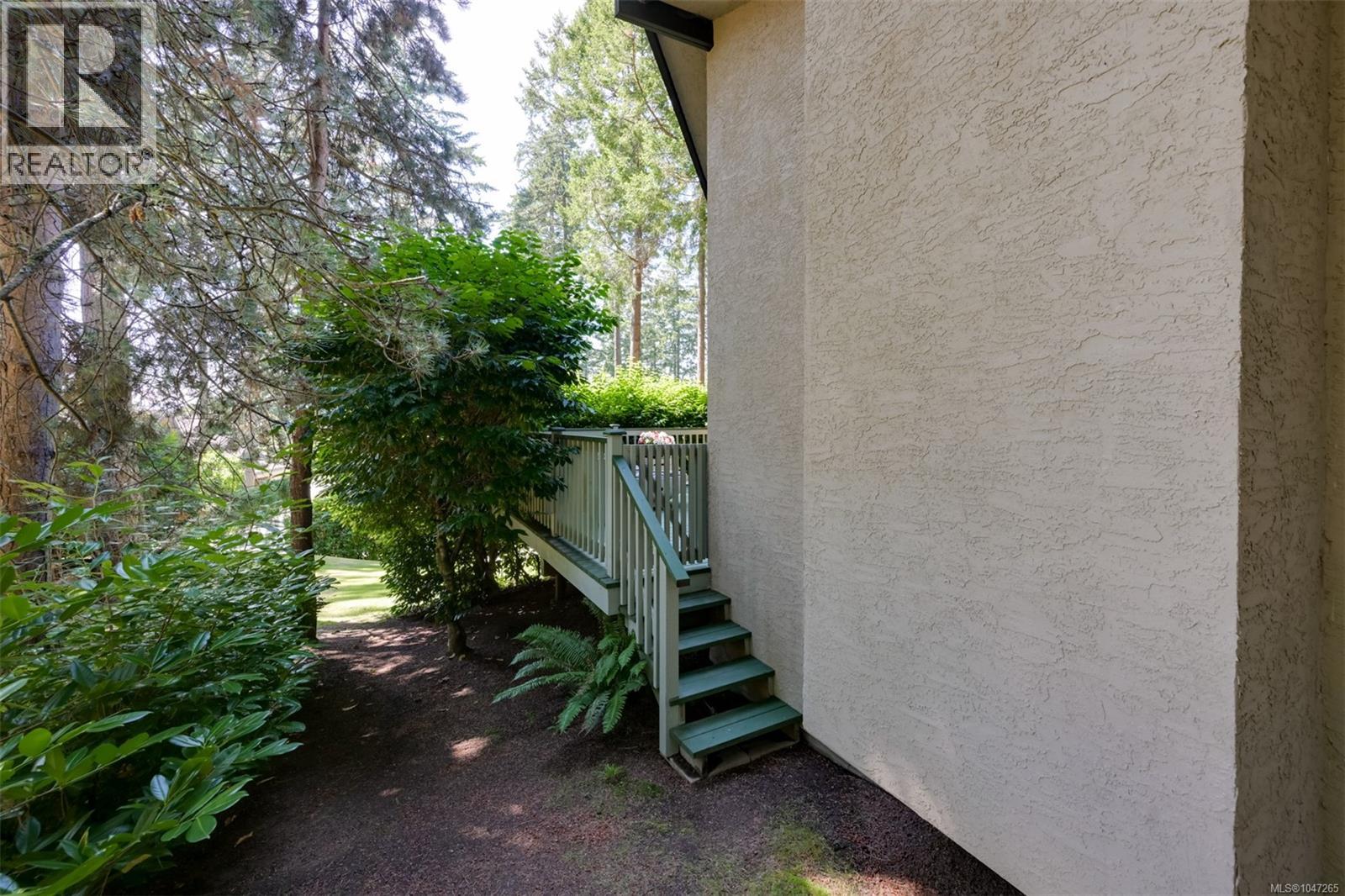 978 Fir Tree Glen, Saanich, British Columbia  V8X 5B7 - Photo 84 - 1047265