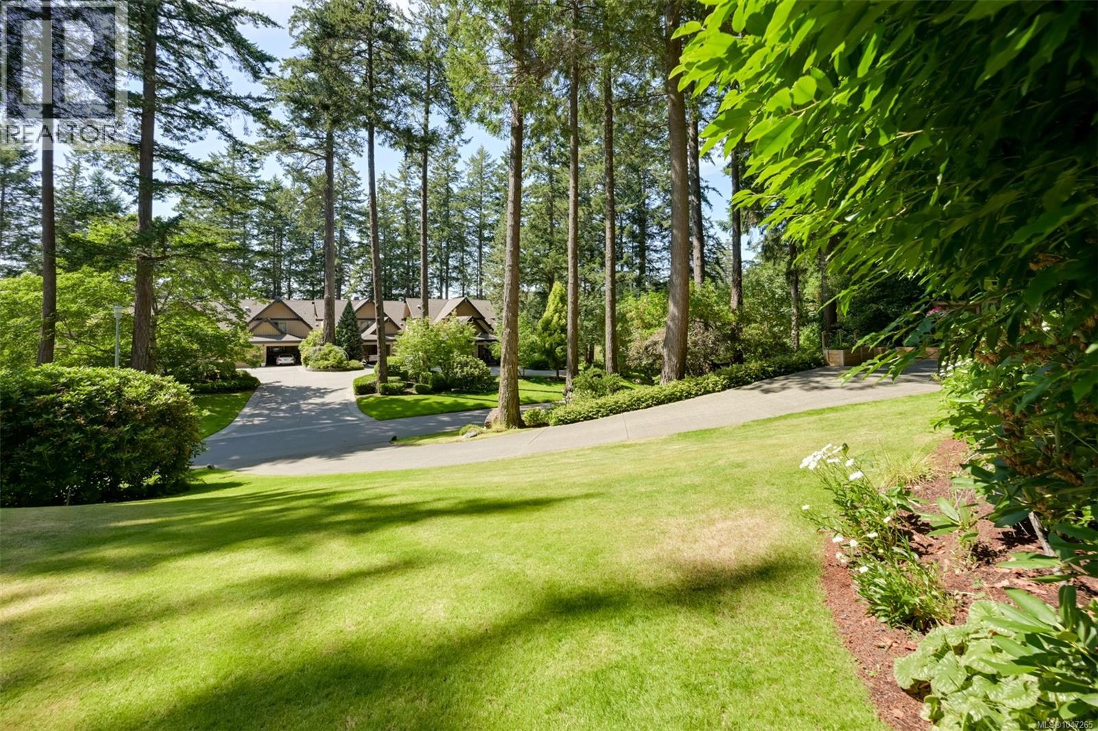 978 Fir Tree Glen, Saanich, British Columbia  V8X 5B7 - Photo 88 - 1047265