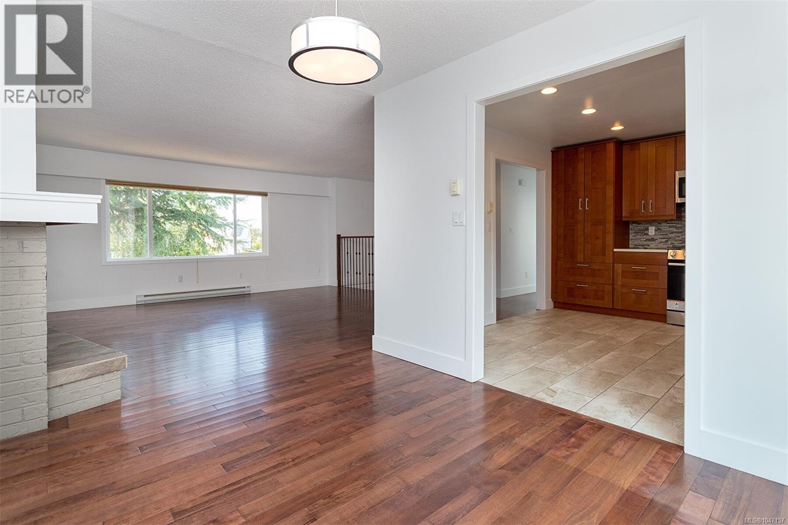 1822 Fairhurst Ave, Saanich, British Columbia  V8N 1P4 - Photo 11 - 1047157
