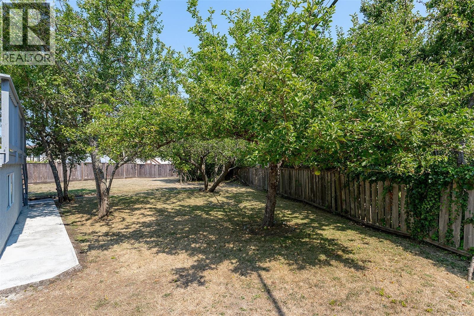 1822 Fairhurst Ave, Saanich, British Columbia  V8N 1P4 - Photo 48 - 1047157