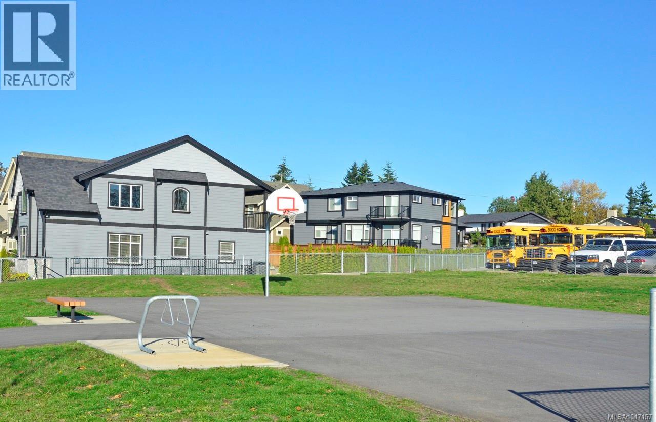 1822 Fairhurst Ave, Saanich, British Columbia  V8N 1P4 - Photo 50 - 1047157