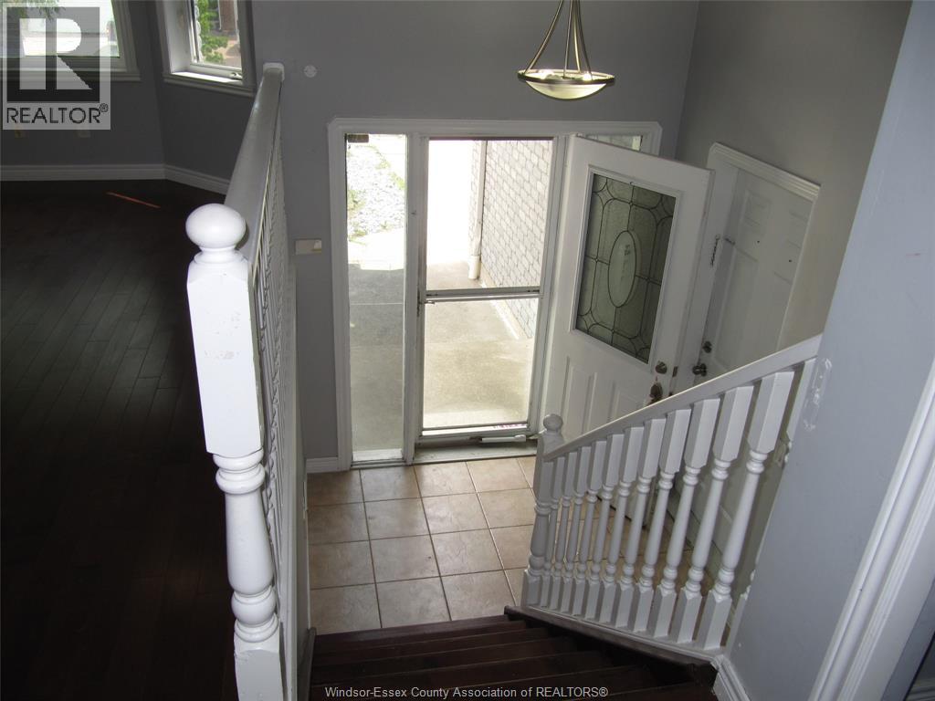 1495 Clover Ave, Windsor, Ontario  N8P 1R2 - Photo 3 - 26020195