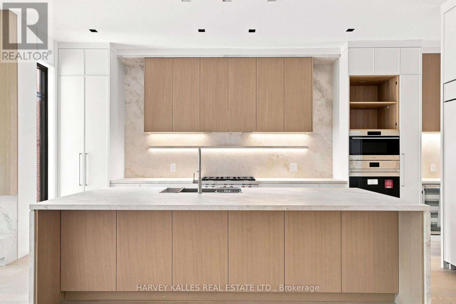 106 Heath Street W, Toronto, Ontario  M4V 1T6 - Photo 10 - C13689200