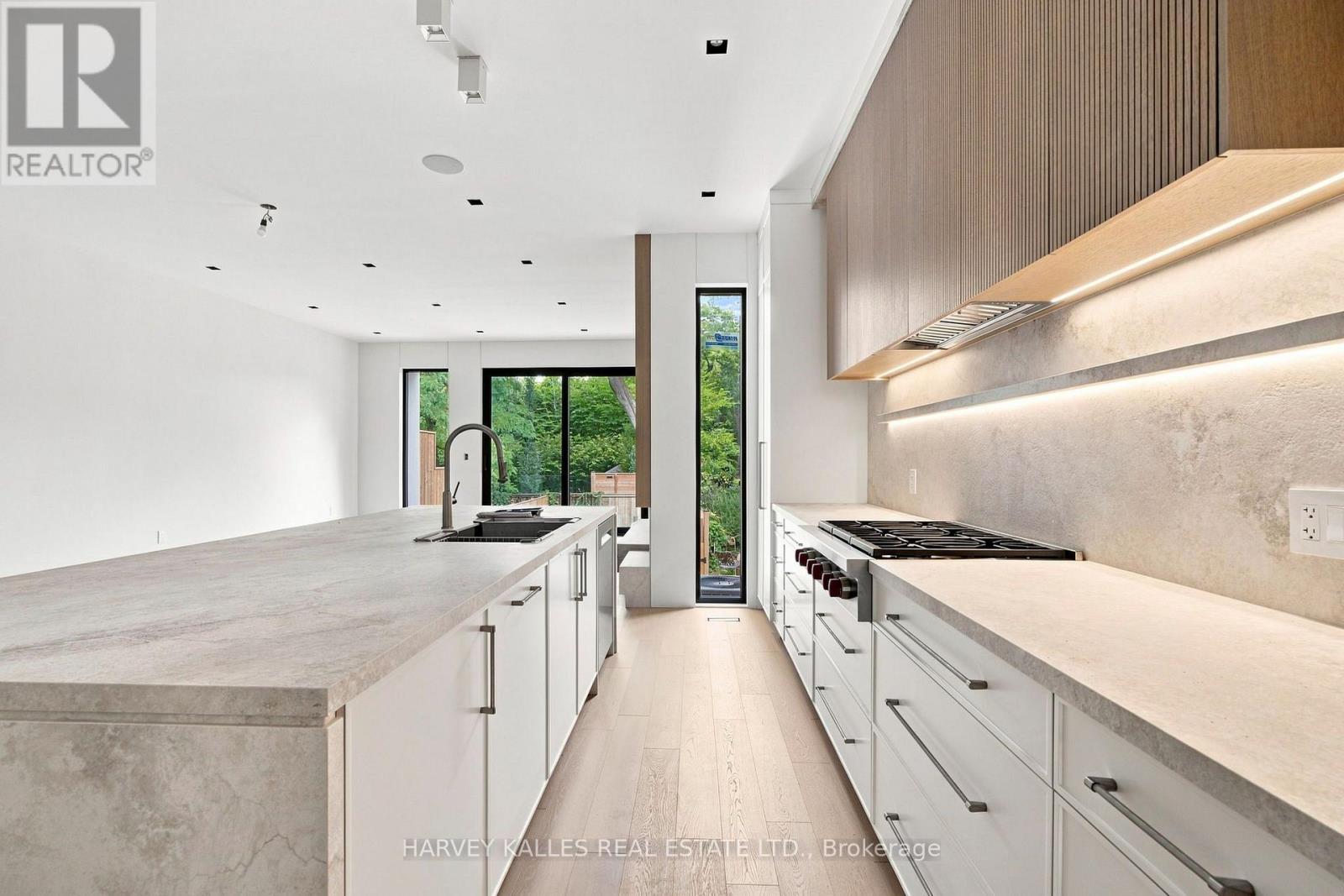 106 Heath Street W, Toronto, Ontario  M4V 1T6 - Photo 11 - C13689200