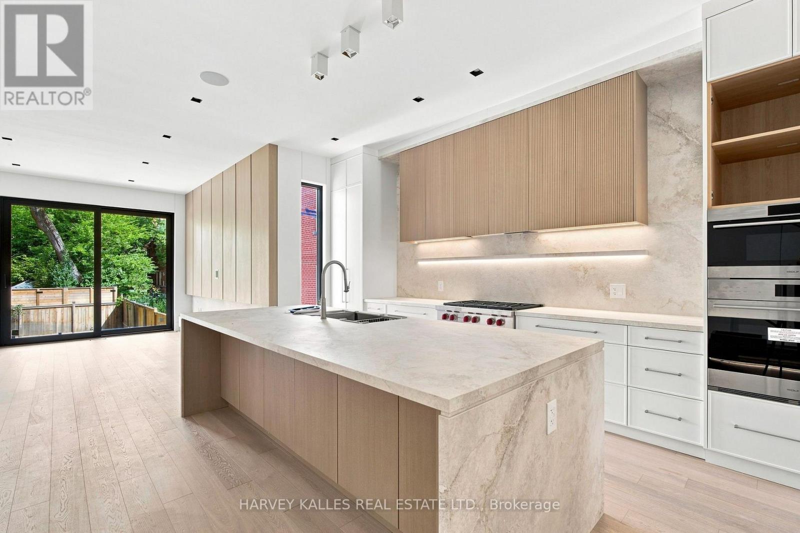 106 Heath Street W, Toronto, Ontario  M4V 1T6 - Photo 12 - C13689200