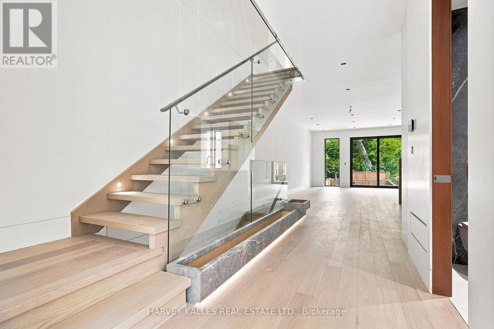 106 Heath Street W, Toronto, Ontario  M4V 1T6 - Photo 16 - C13689200