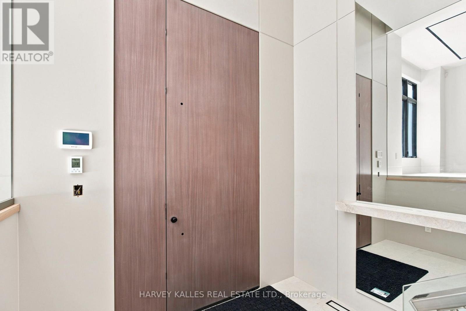 106 Heath Street W, Toronto, Ontario  M4V 1T6 - Photo 4 - C13689200
