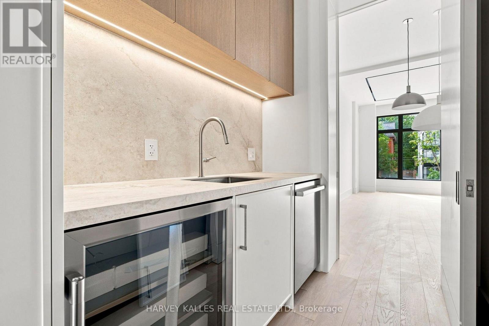 106 Heath Street W, Toronto, Ontario  M4V 1T6 - Photo 7 - C13689200