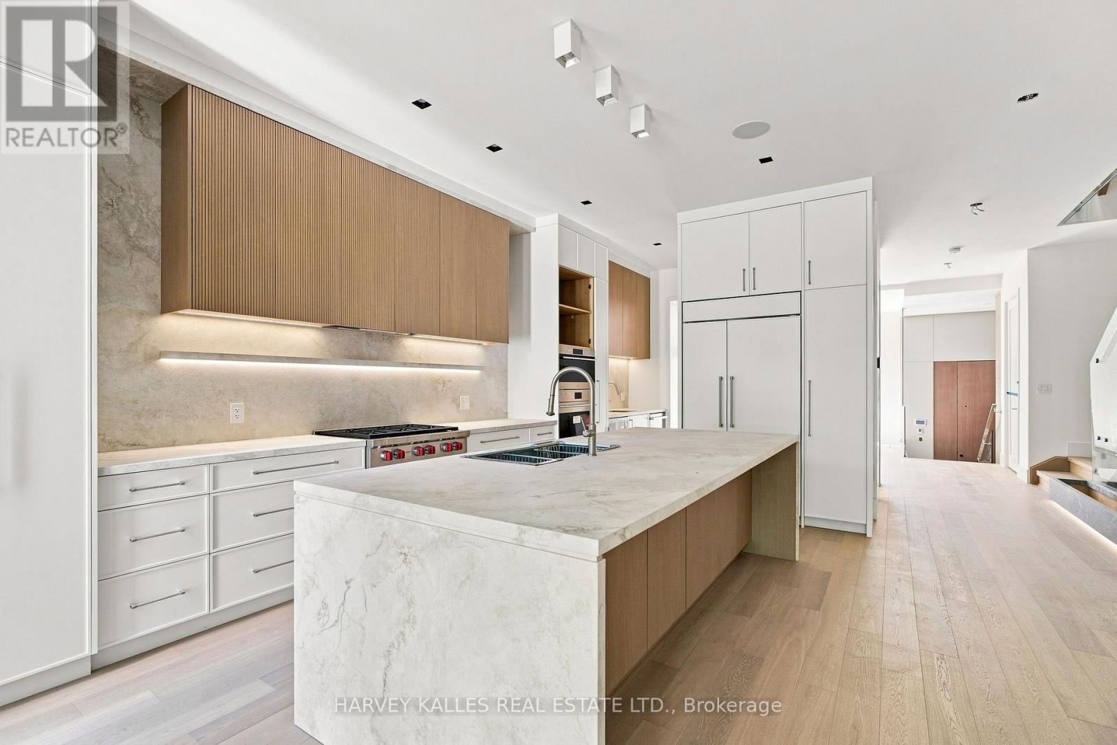 106 Heath Street W, Toronto, Ontario  M4V 1T6 - Photo 8 - C13689200