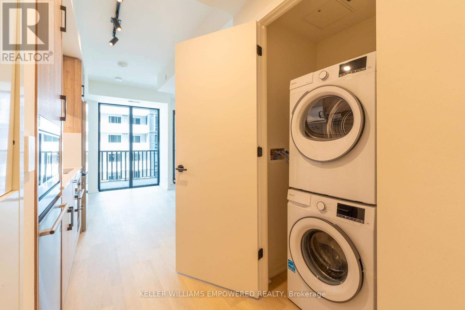 1210 - 109 Erskine Avenue, Toronto, Ontario  M4P 0G8 - Photo 10 - C13689212