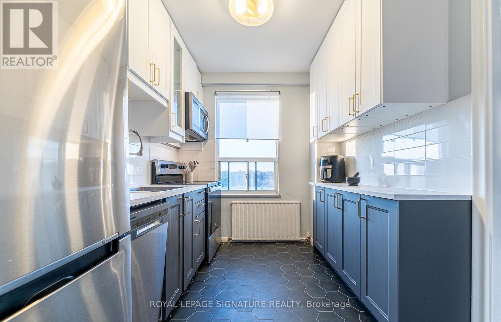 612 - 660 Eglinton Avenue W, Toronto, Ontario  M5N 1C3 - Photo 3 - C13689294