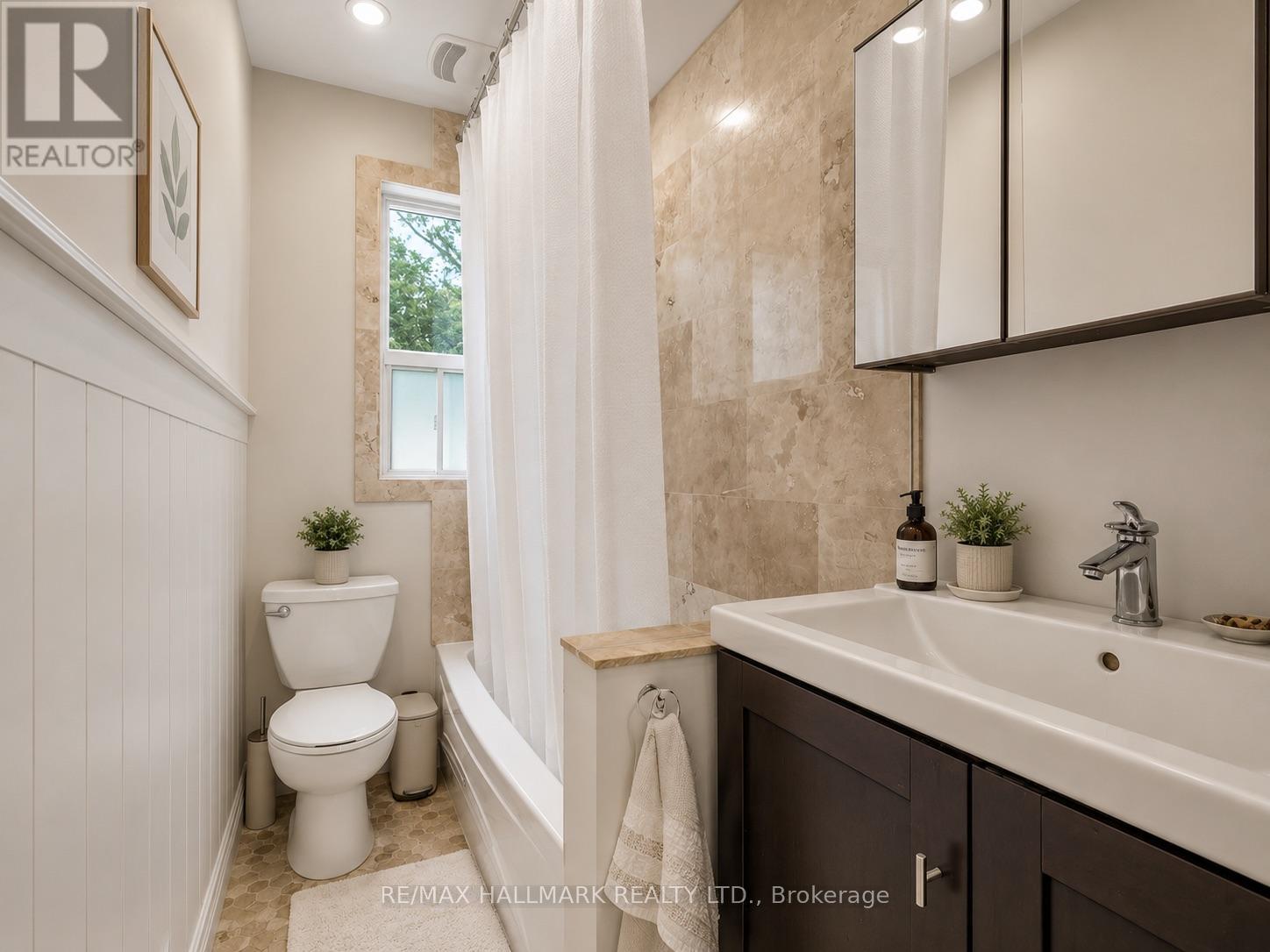 40 Corley Avenue, Toronto, Ontario  M4E 1T9 - Photo 20 - E13689122