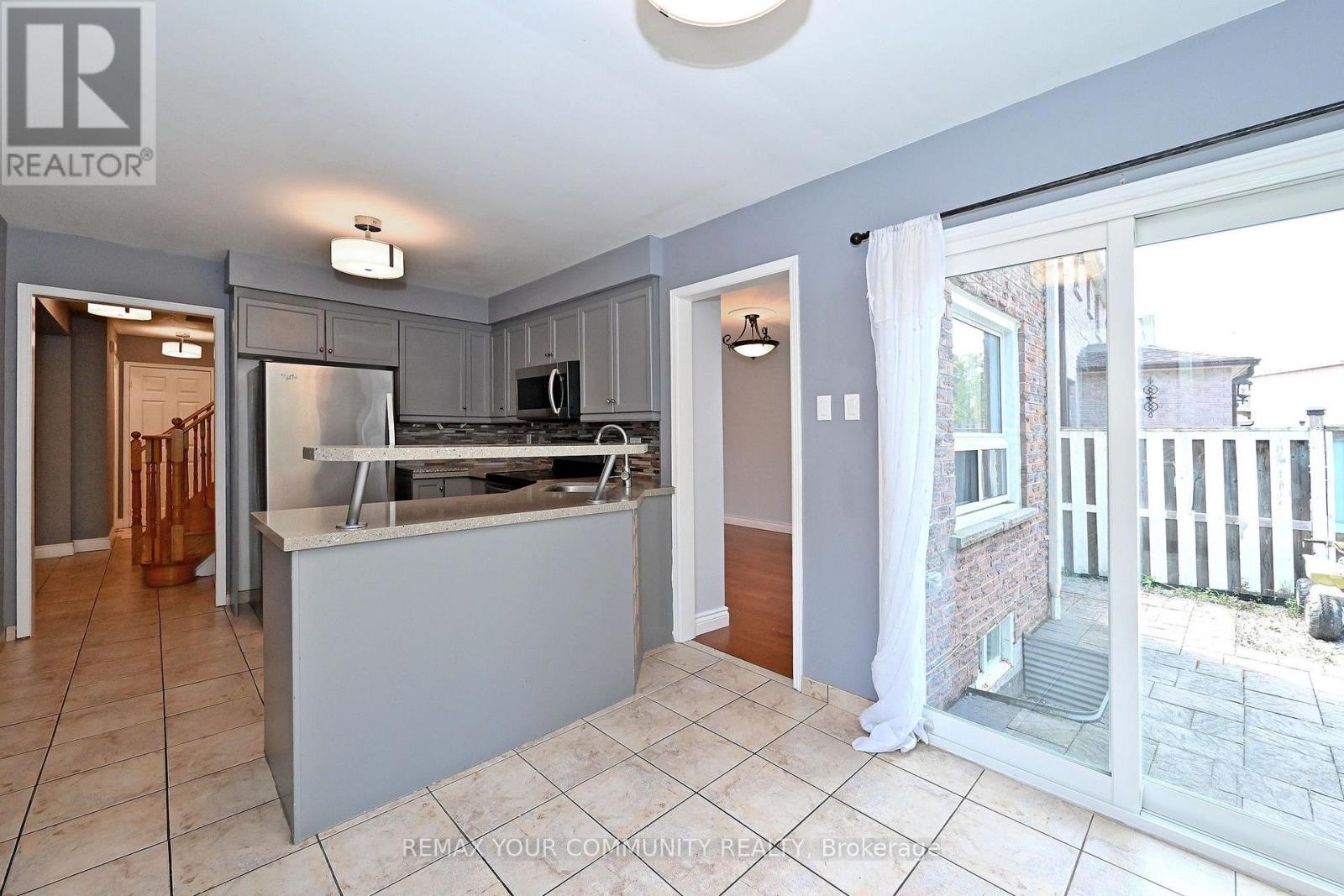 35 Dakin Drive, Ajax, Ontario  L1T 2R8 - Photo 10 - E13689138