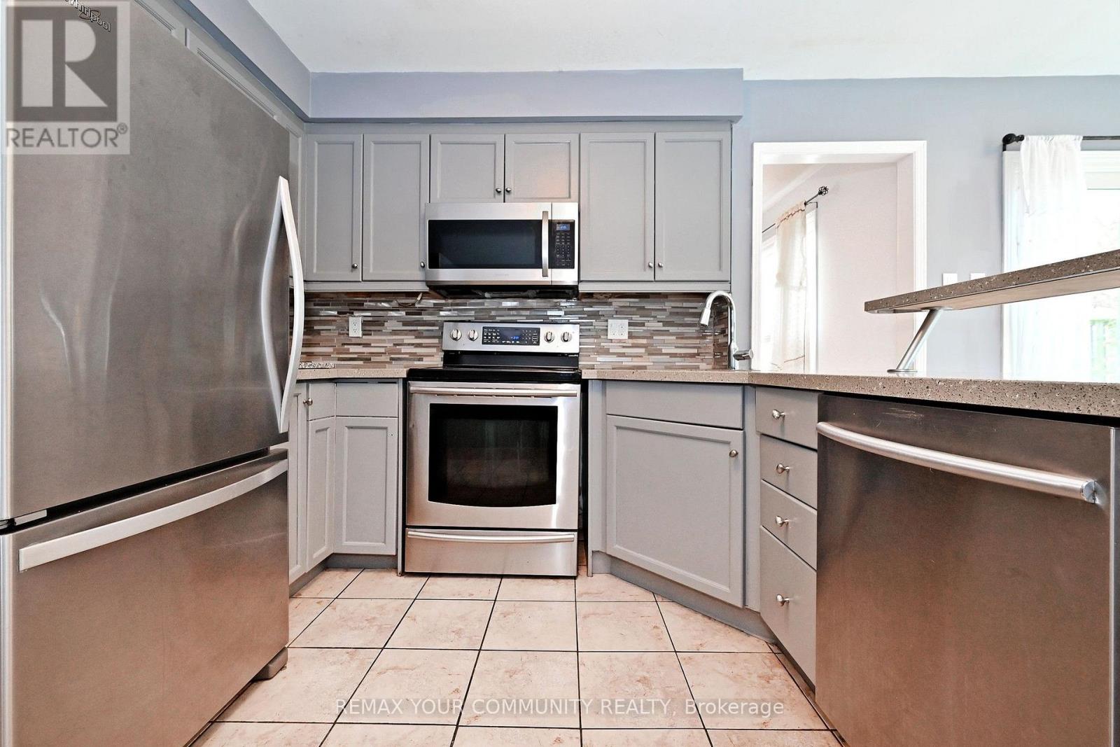 35 Dakin Drive, Ajax, Ontario  L1T 2R8 - Photo 14 - E13689138