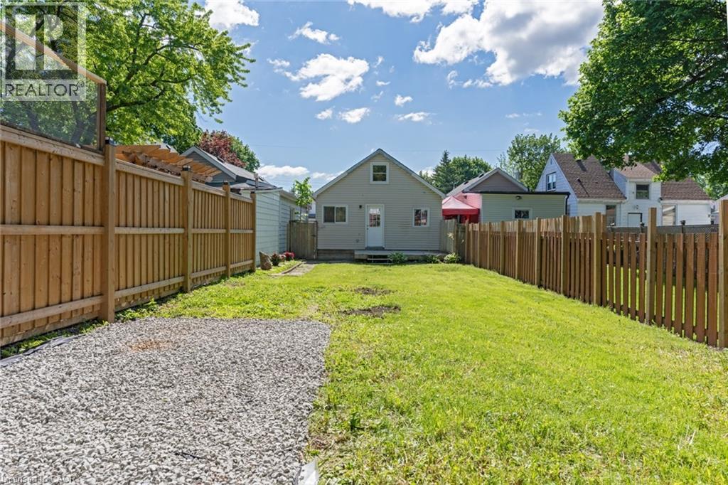 92 East 24th Street, Hamilton, Ontario  L8V 2Y1 - Photo 12 - 40843667