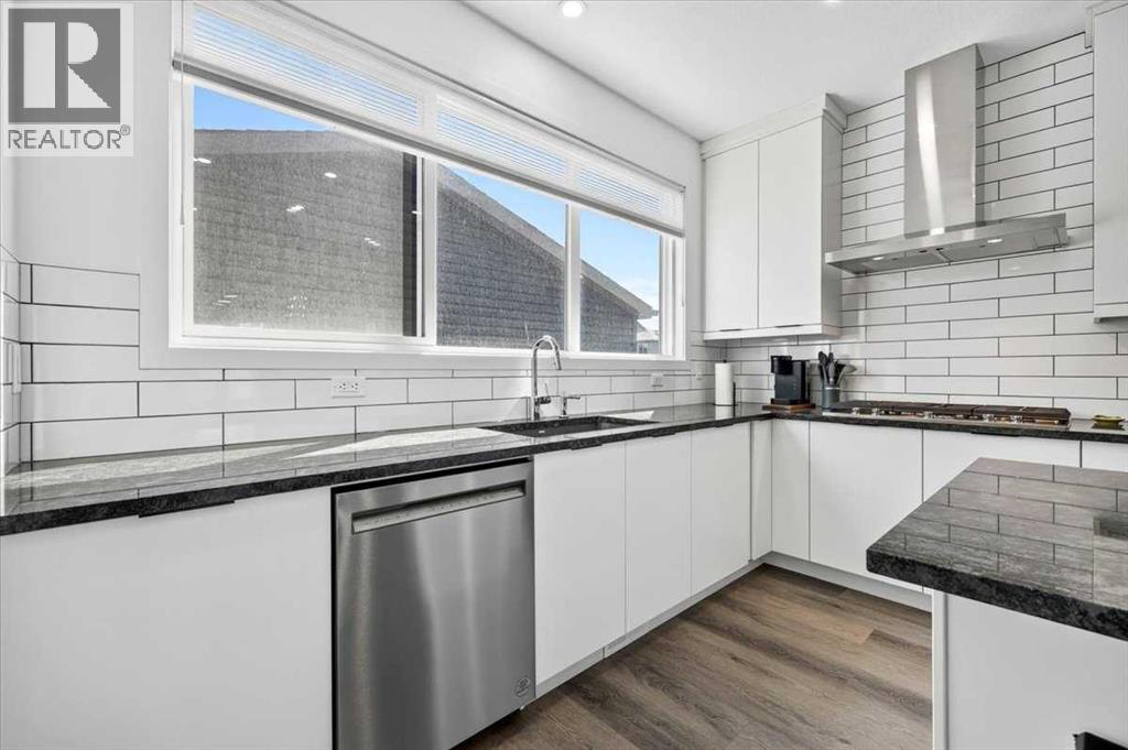 40 Amblefield View NW, Calgary, Alberta  T3P 2B9 - Photo 7 - A2333810