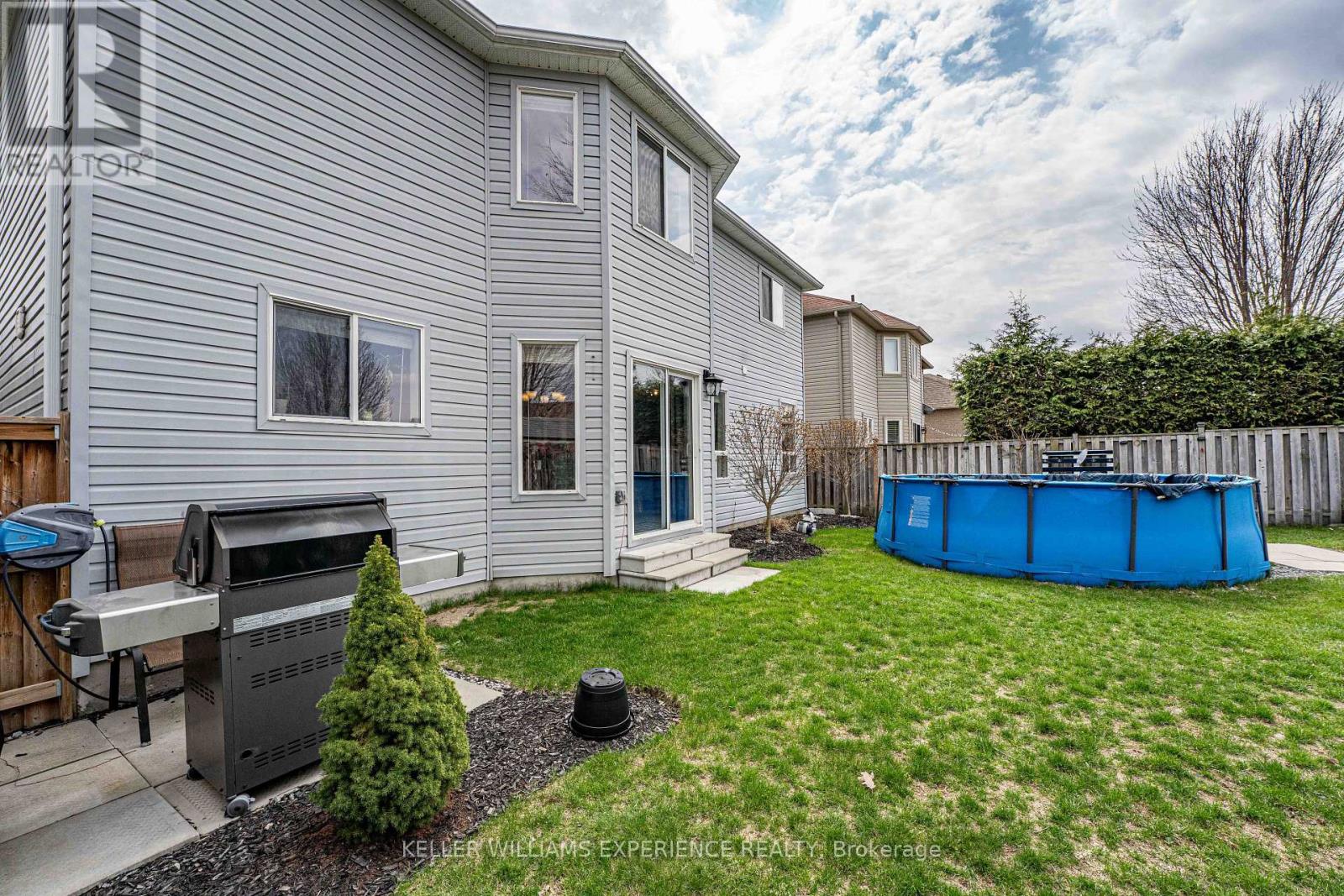 39 Stonemount Crescent, Essa, Ontario  L3W 0C5 - Photo 33 - N13689136