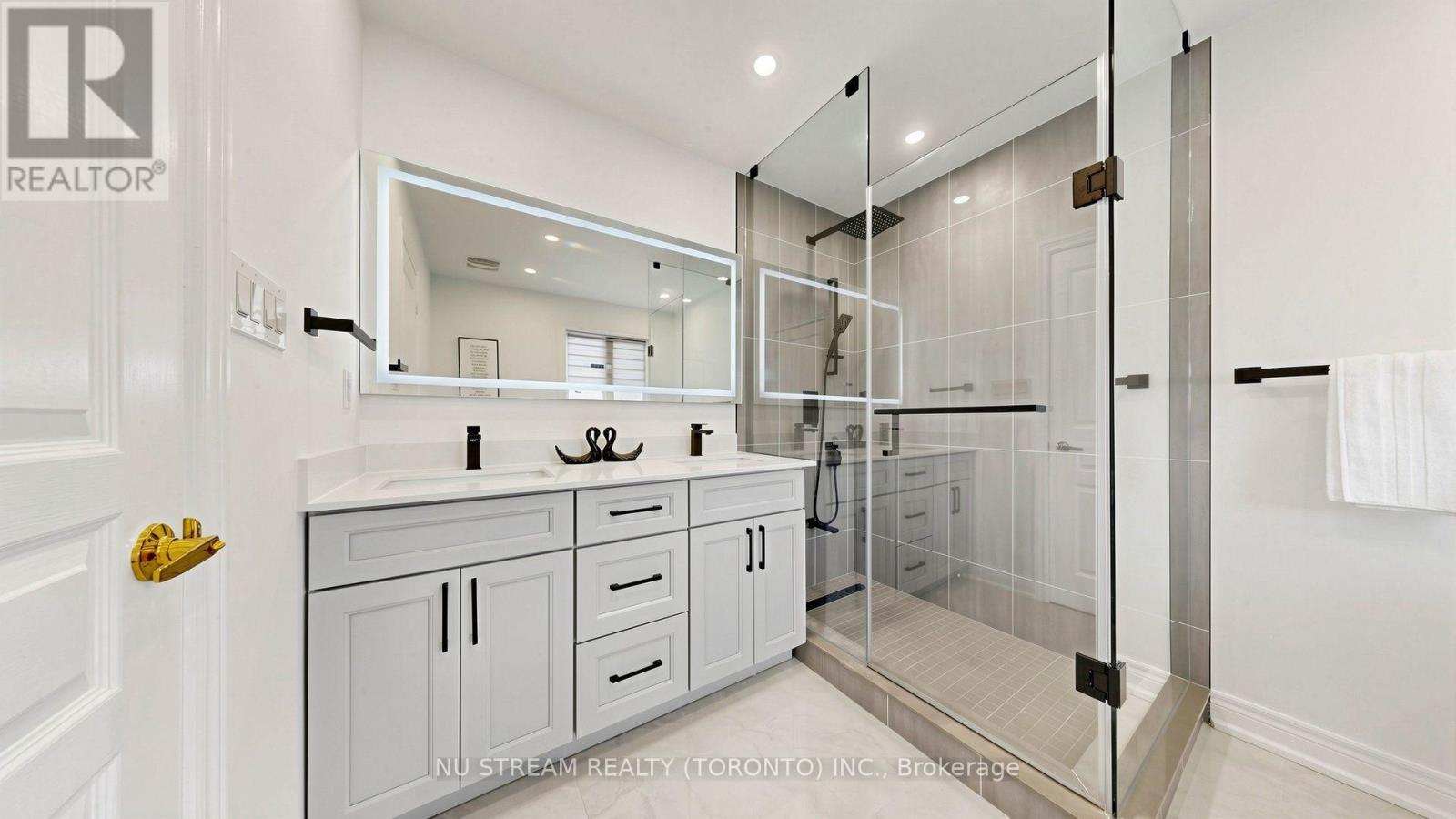 16 Radmore Place, Markham, Ontario  L6B 0G7 - Photo 29 - N13689272