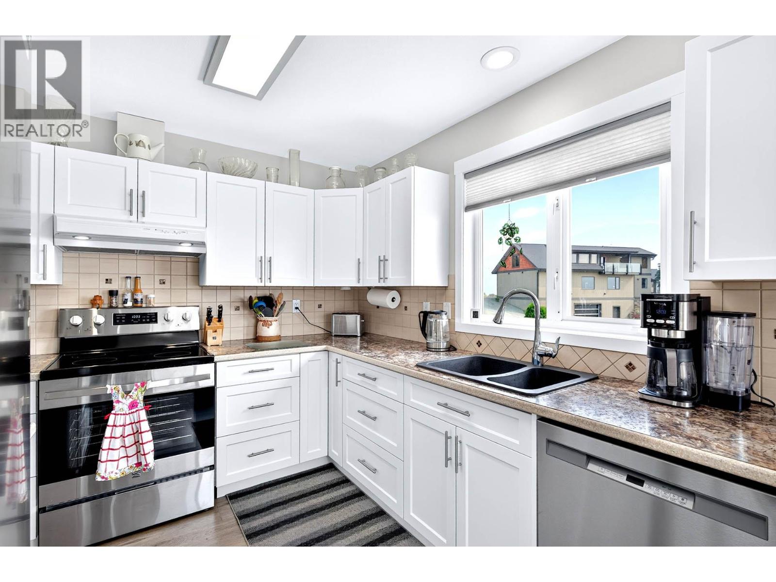 1836 Norview Place, Kamloops, British Columbia  V2B 8L8 - Photo 9 - 10396929