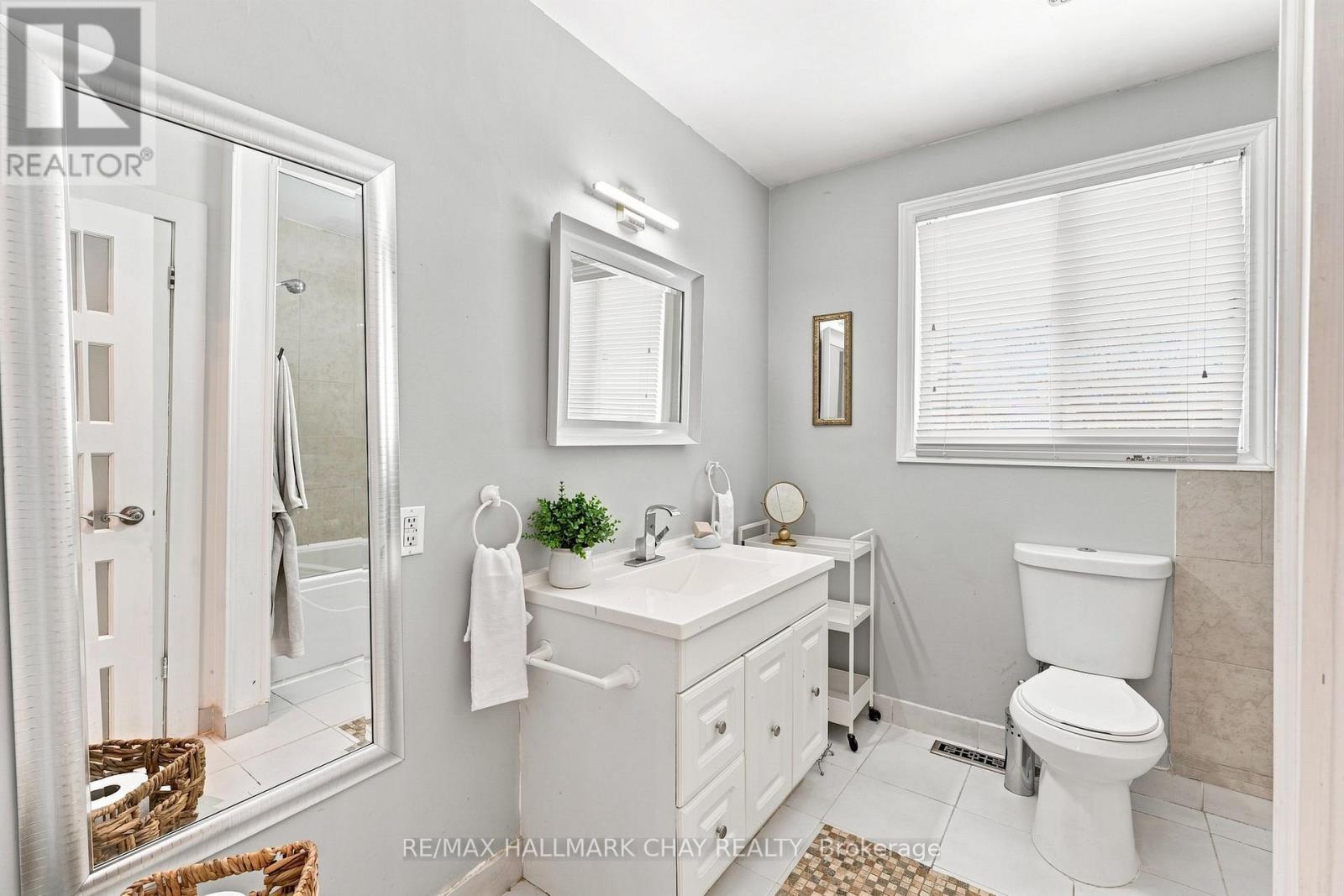 30 Harding Avenue, Barrie, Ontario  L4M 3K2 - Photo 10 - S13689198